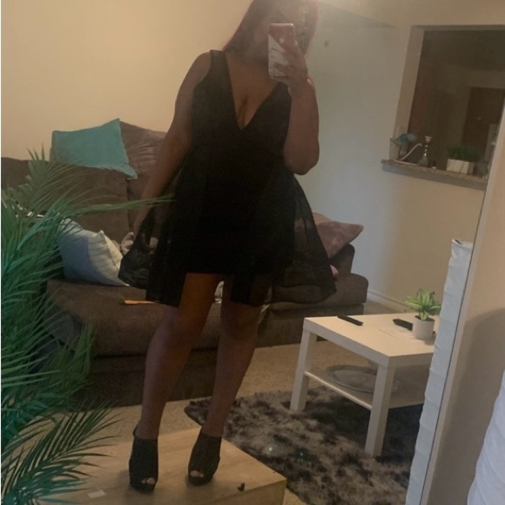 Elegant Black Sleeveless Dress